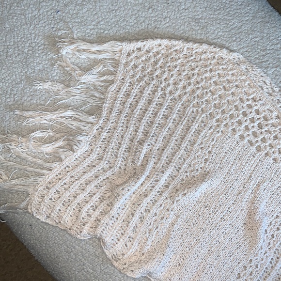 Hollister BOHO Fringed Poncho — NWT— One Size - Picture 2 of 6